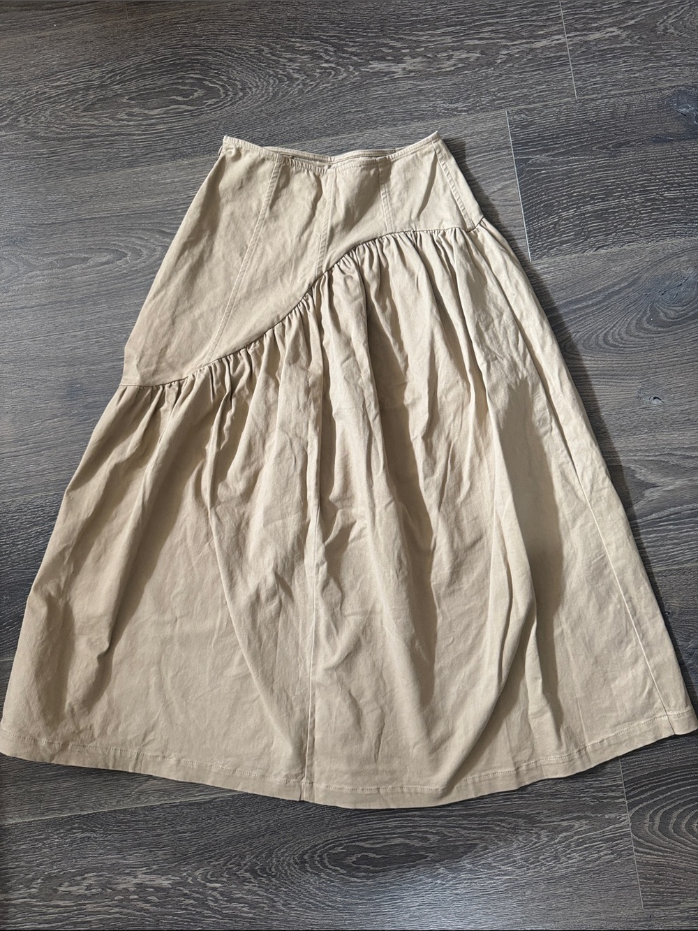 Lisa Says Gah Khaki Asymmetrical A-Line Midi Skirt - Picture 2 of 5